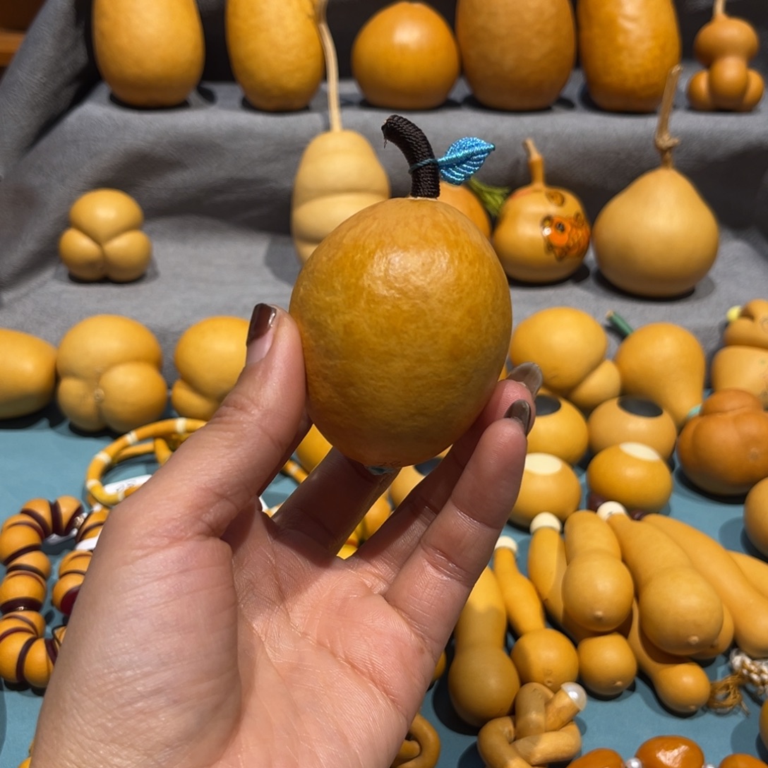 花叶抽抽手把萝卜