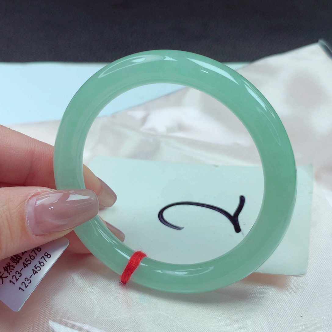 翡翠手镯未镶嵌手镯54