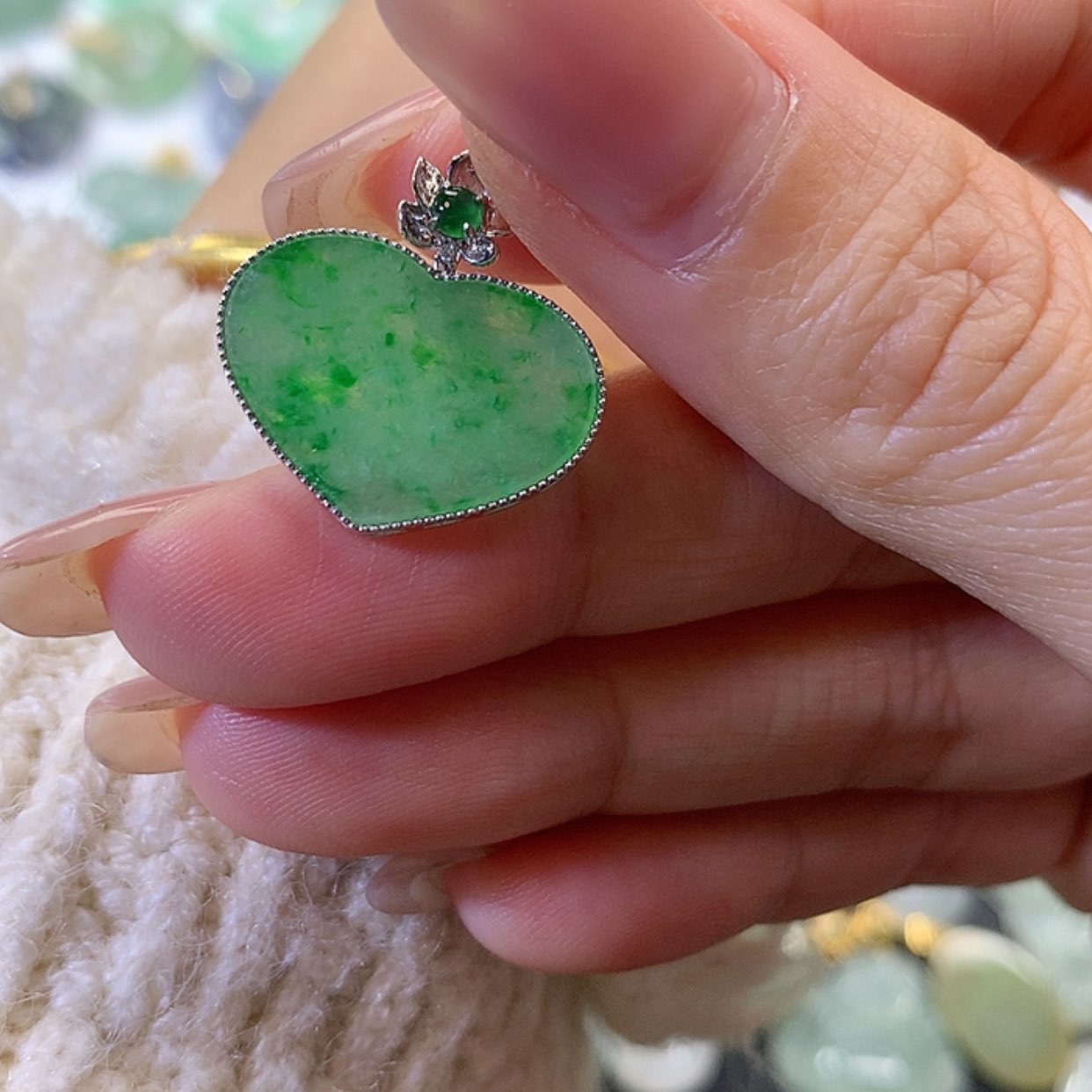 【闪购商品】翡翠吊坠(赠链)18K金镶嵌