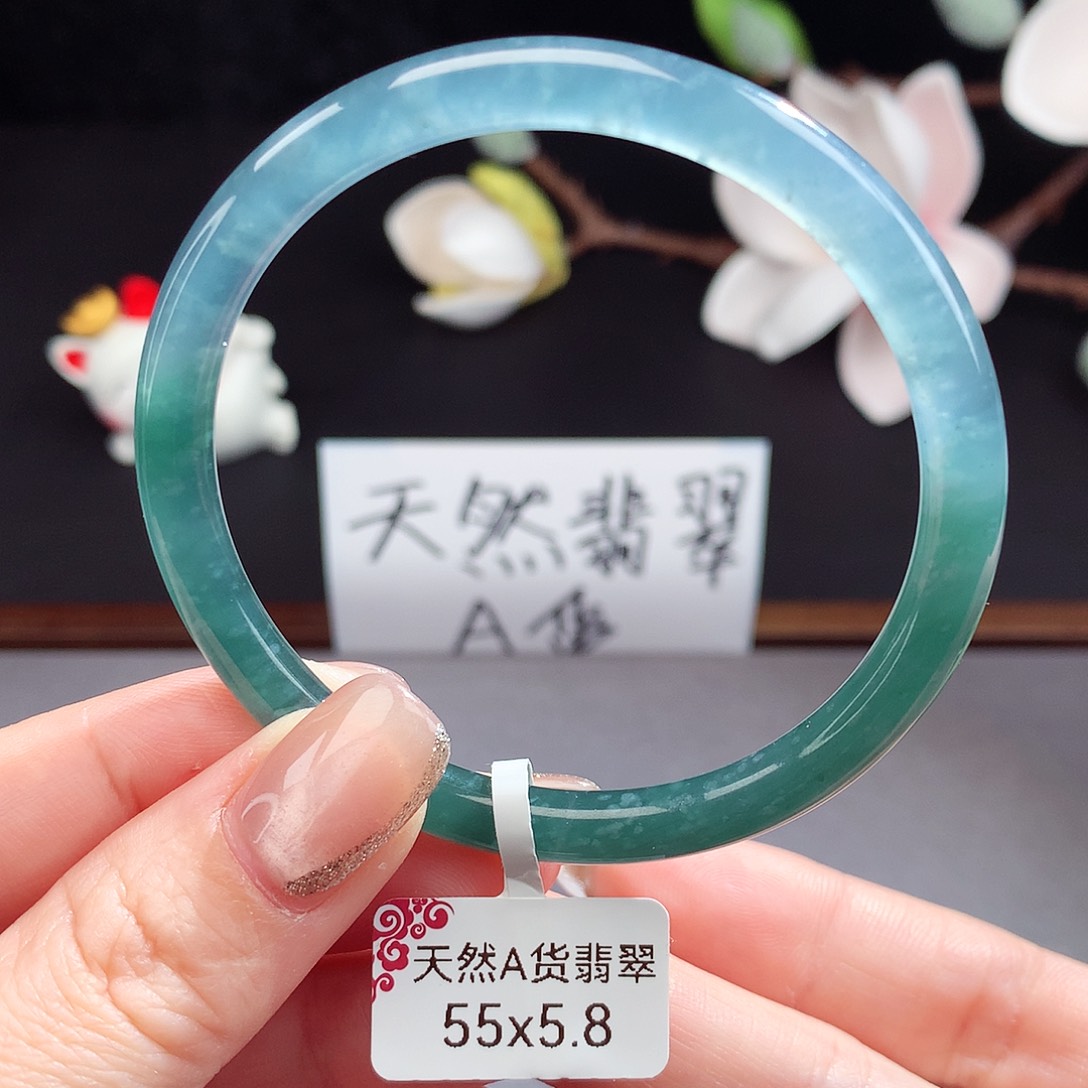 翡翠手镯（圆镯）未镶嵌