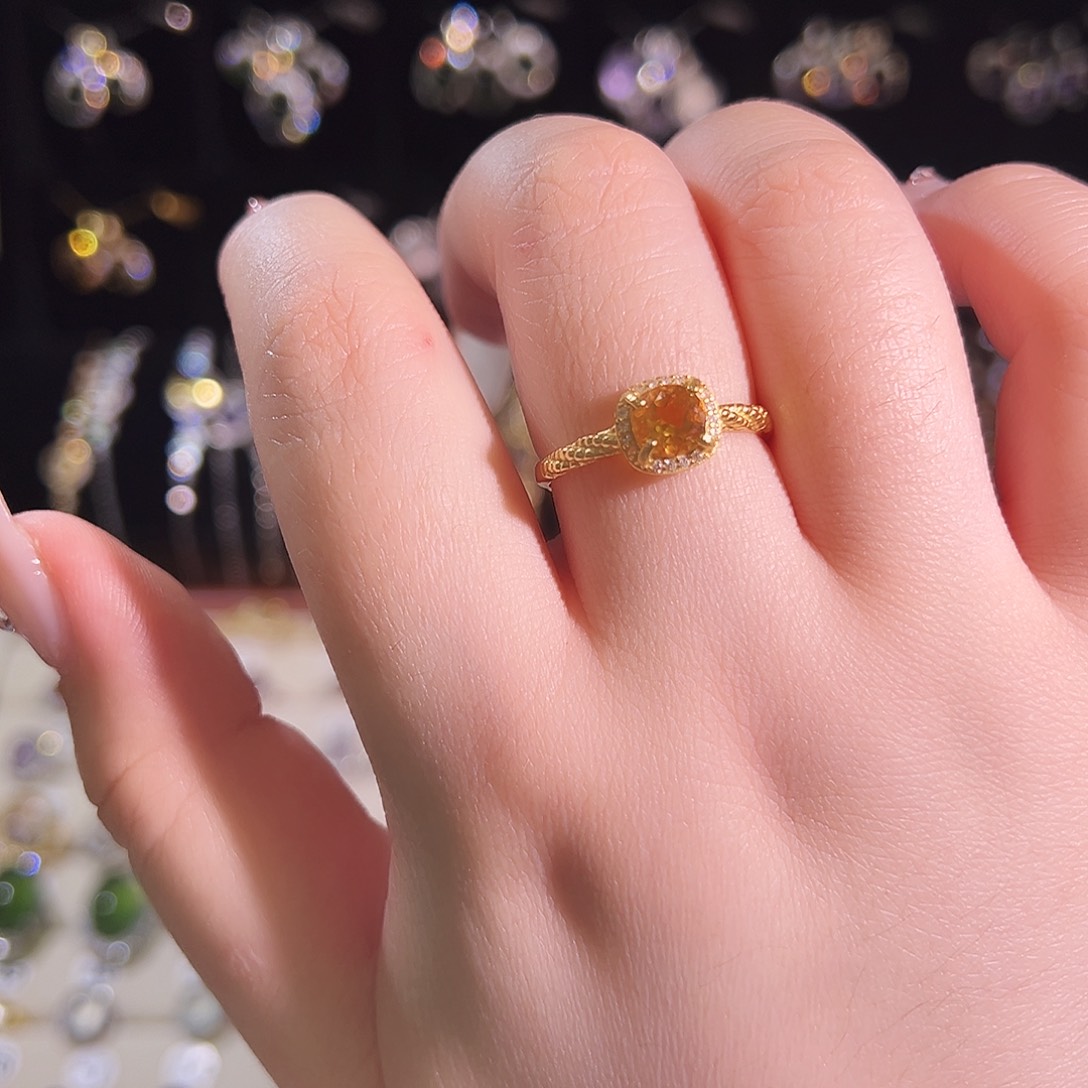 用***7银S925镶嵌水晶戒指