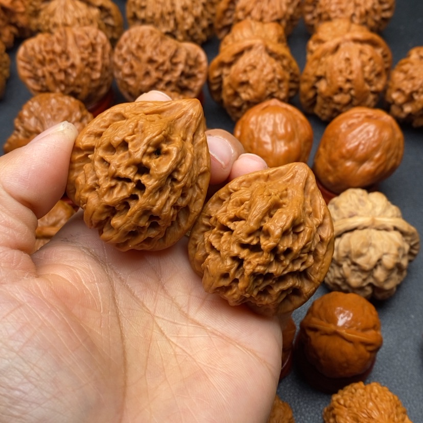 【闪购商品】文玩核桃把件火焰纹