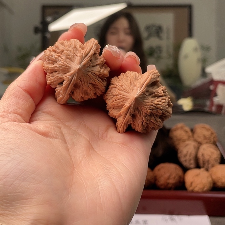 文玩核桃把件堂虎