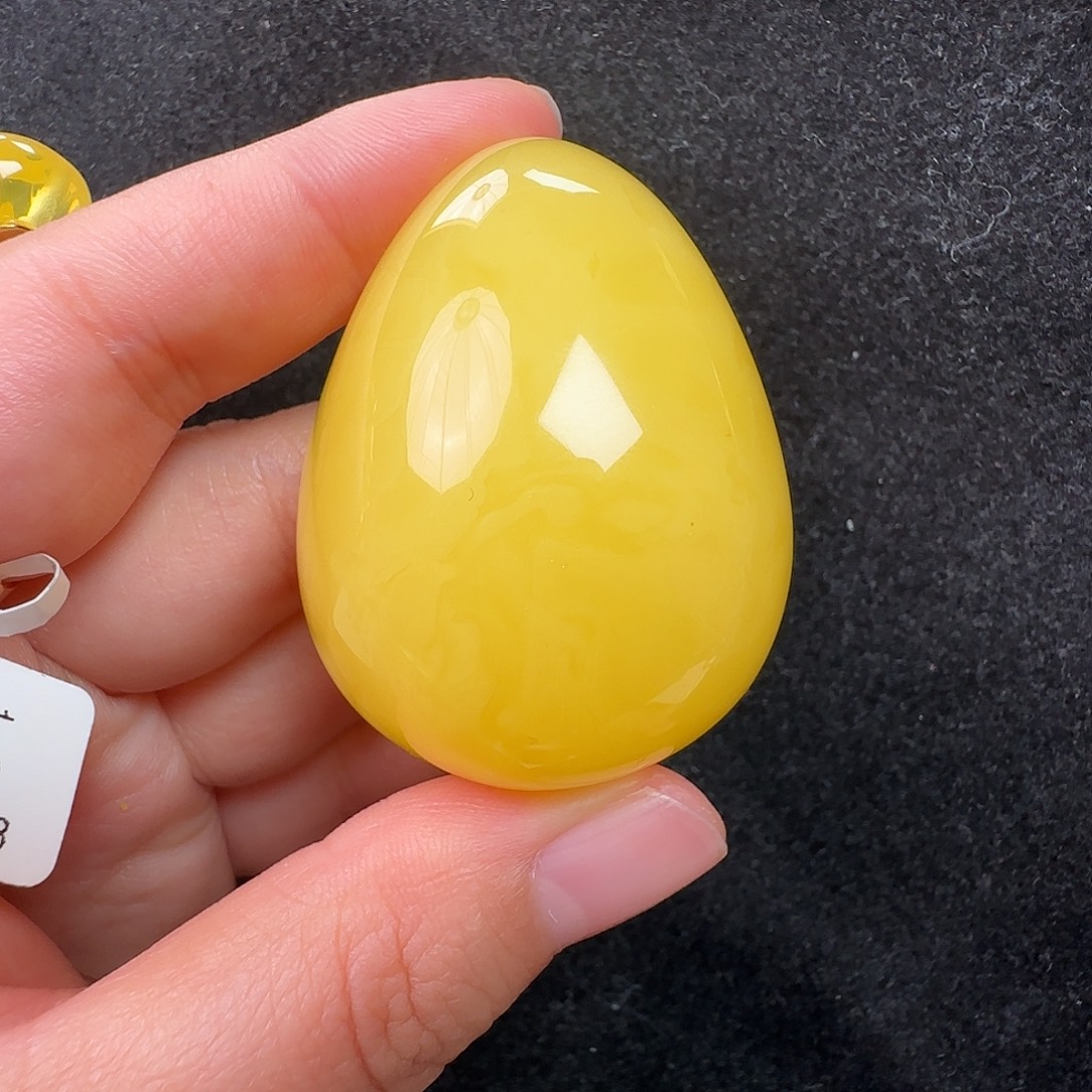 蜜蜡未镶嵌珠宝奇石