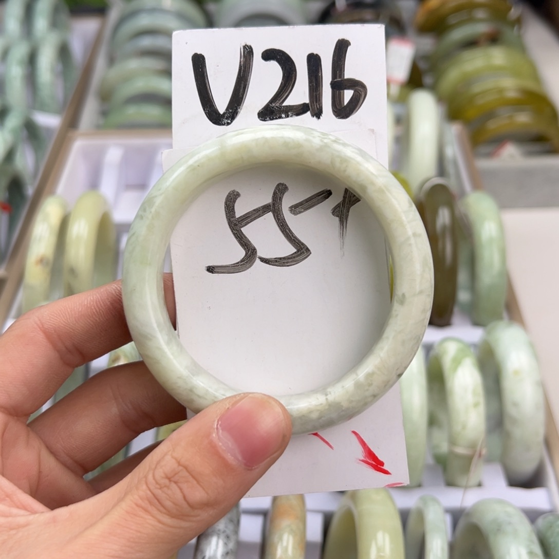 岫玉手镯未镶嵌天然岫玉微瑕