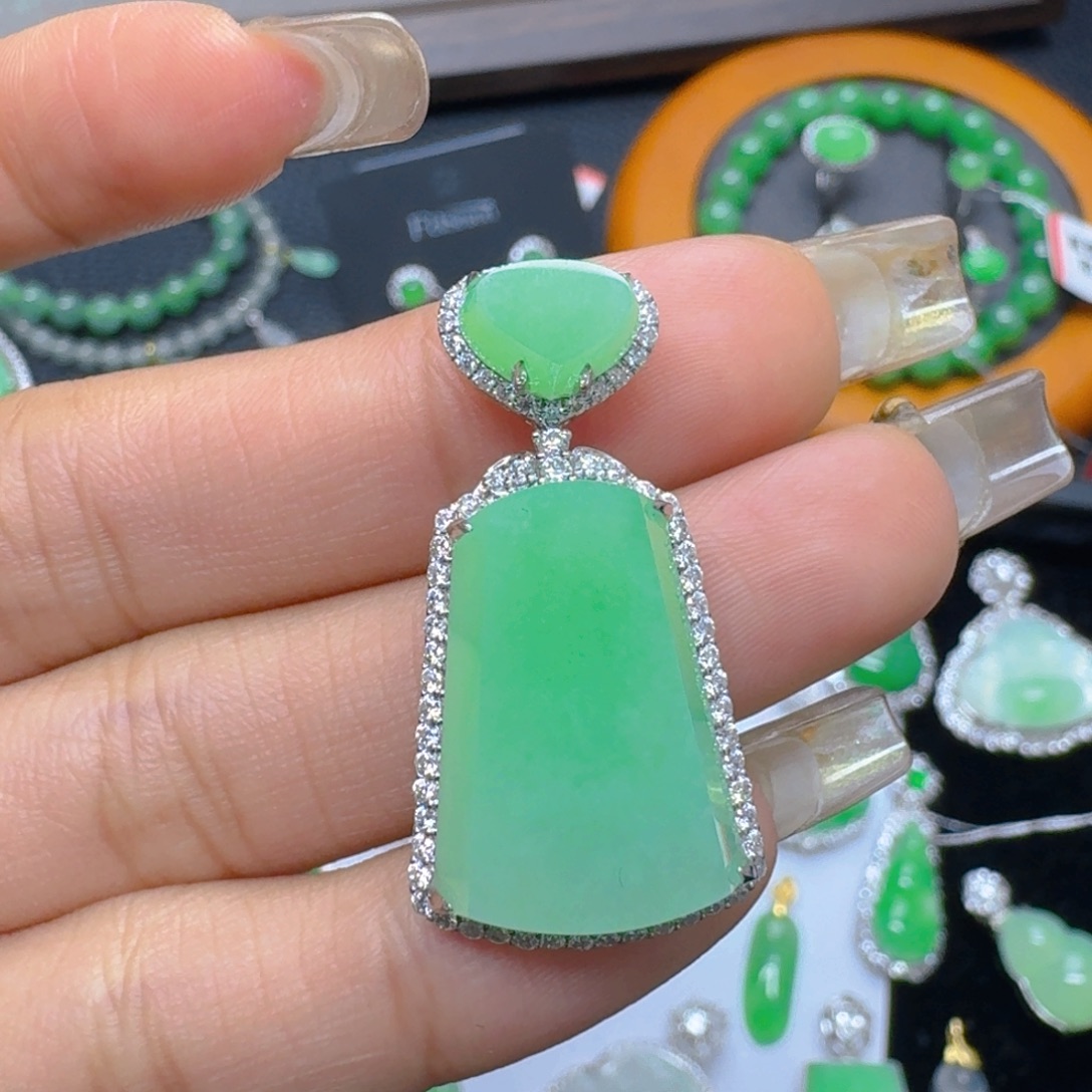 翡翠18K金镶嵌吊坠(不含链)