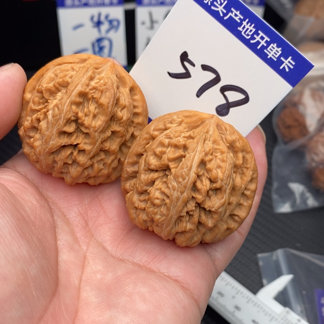 桃核把件粗筋42momo