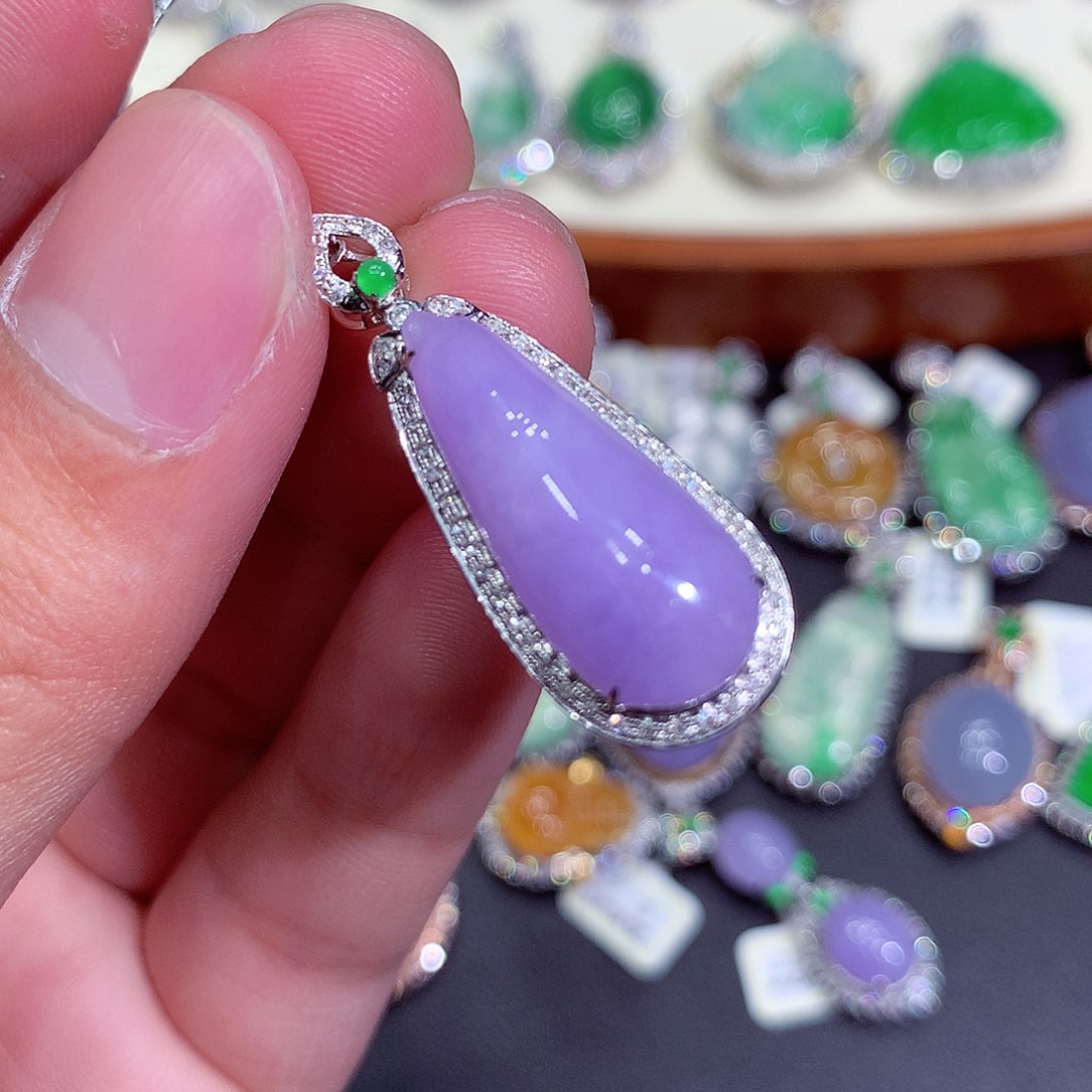 翡翠吊坠(不含链)18K金镶嵌