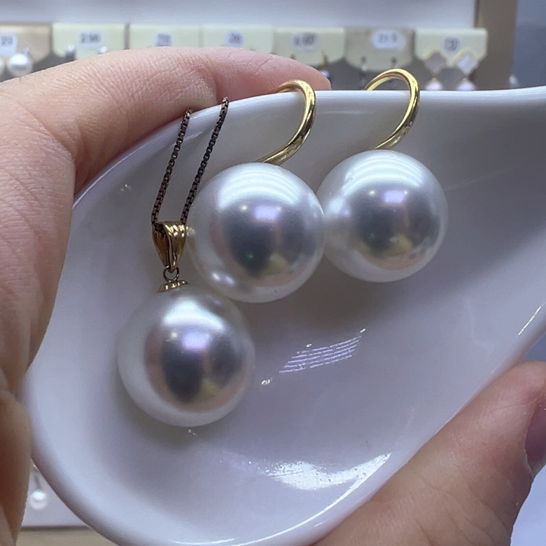 淡水珍珠18K金镶嵌吊坠(赠链)