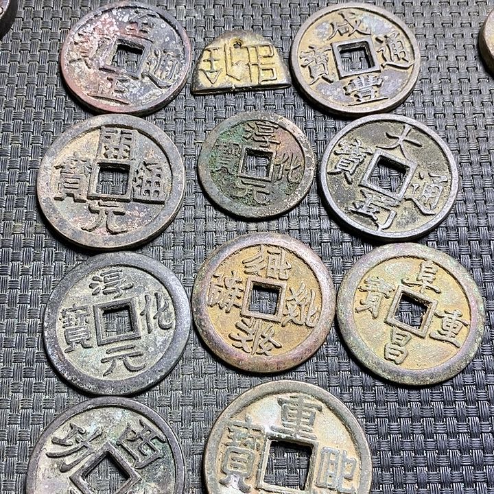 明***纳铜现代文创工艺品花钱