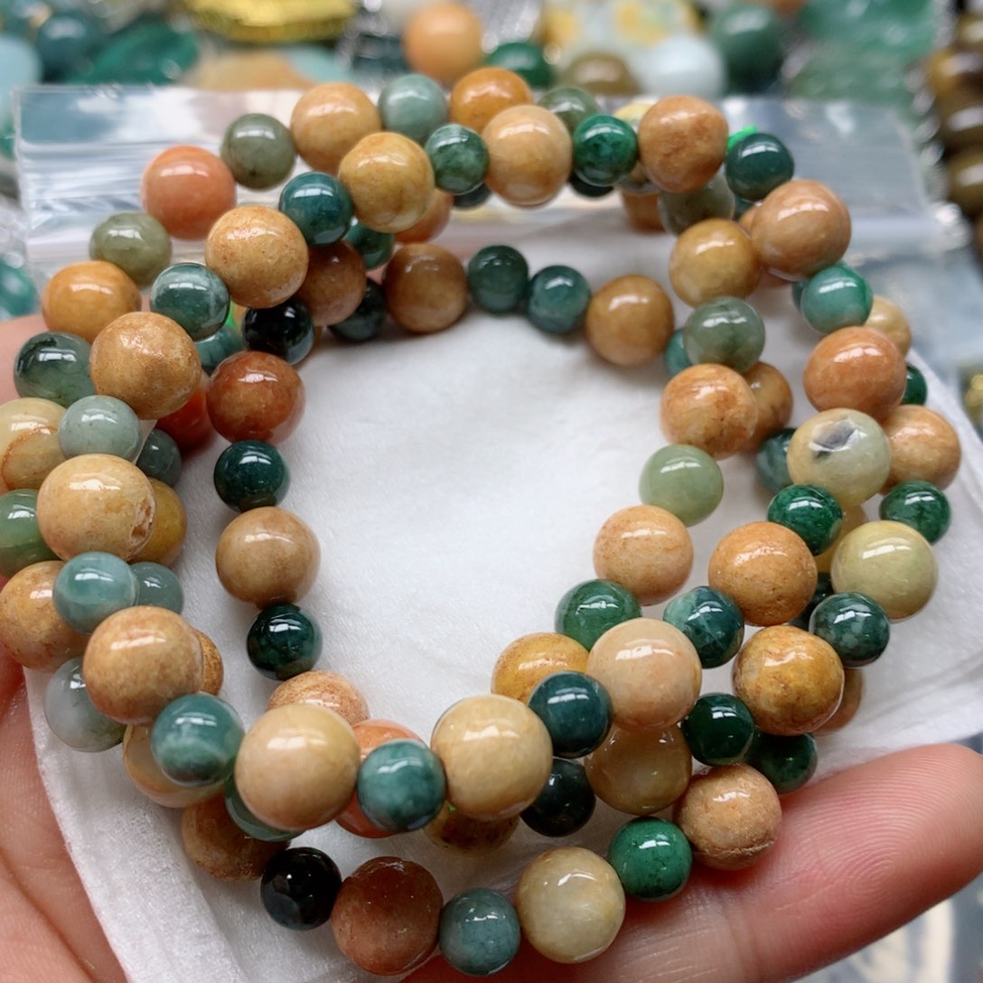 翡翠颈饰未镶嵌翡翠