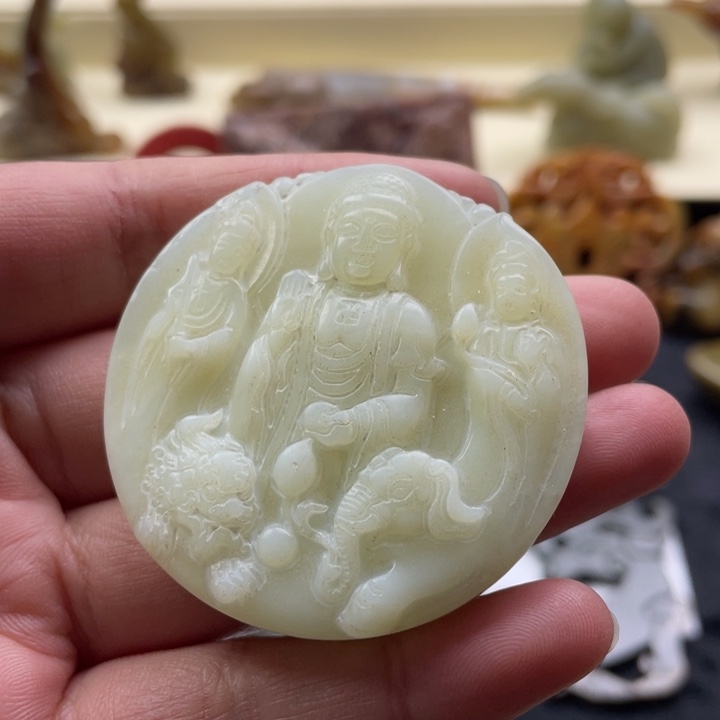 蛇纹石玉颈饰未镶嵌2