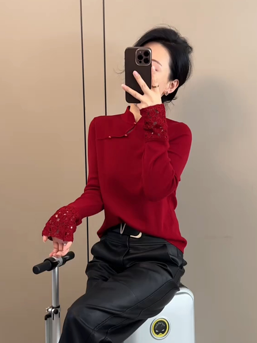 新中式立领红色毛衣女秋冬时尚气质蕾丝盘扣设计超好看打底针织衫