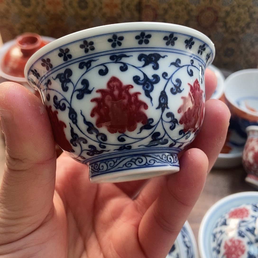 阳春白雪缠枝莲压手杯