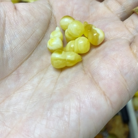 蜜蜡未镶嵌裸石多样性发货其一