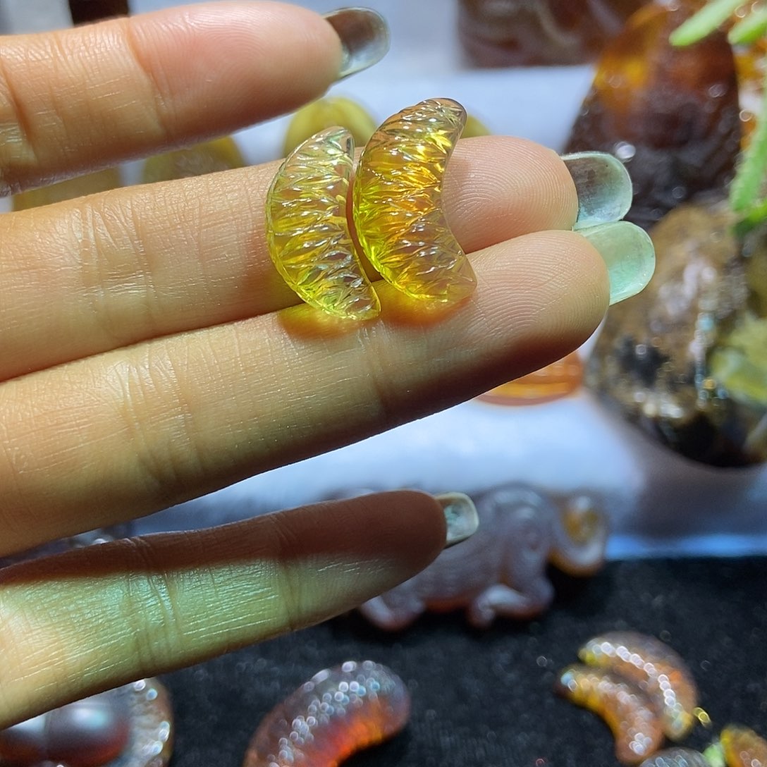 琥珀颈饰未镶嵌绒缅甸琥珀
