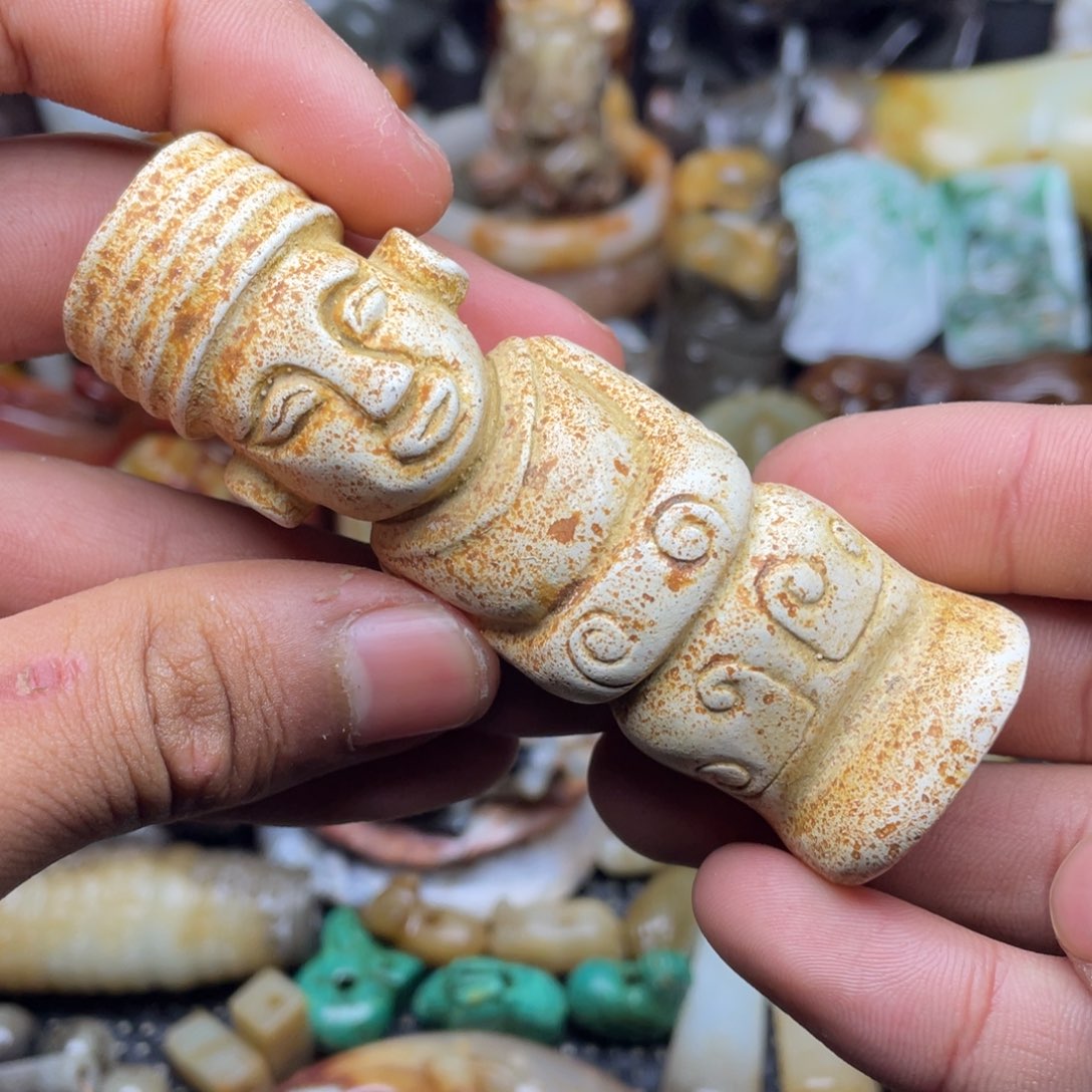 和田玉（糖玉）未镶嵌挂件