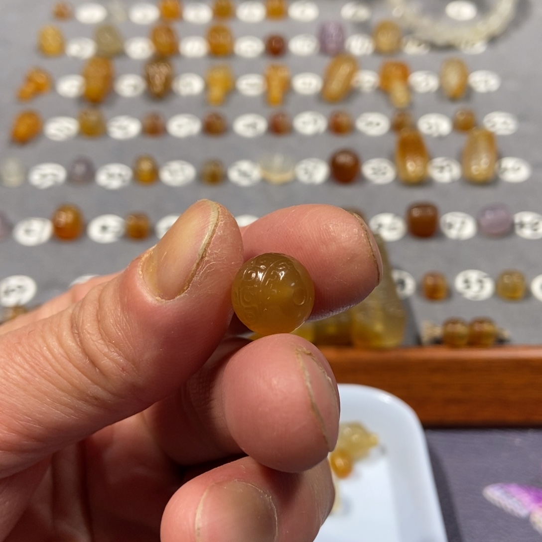 稻***人玛瑙/玉髓合金颈饰珠