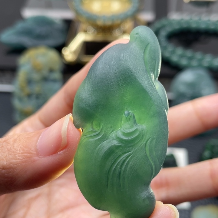 定制翡翠未镶嵌龙王翡翠