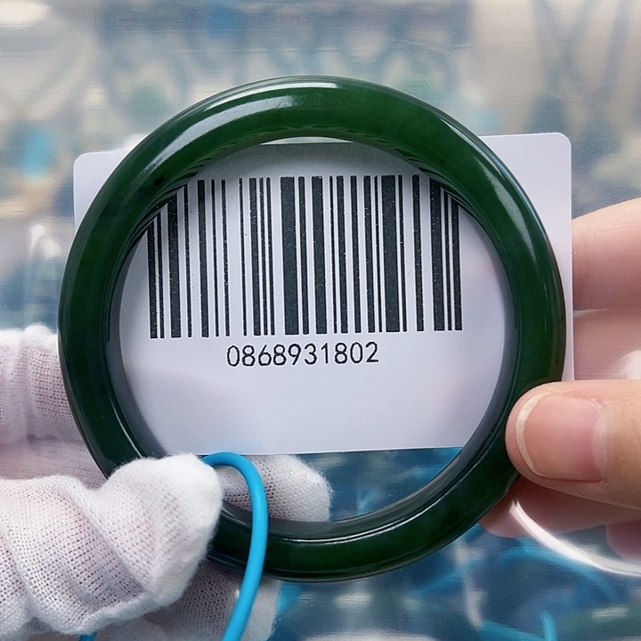 和田玉手镯未镶嵌微瑕6061