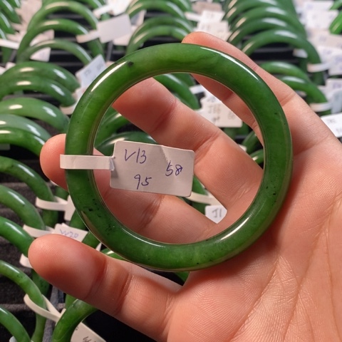 和田玉（碧玉）手镯未镶嵌