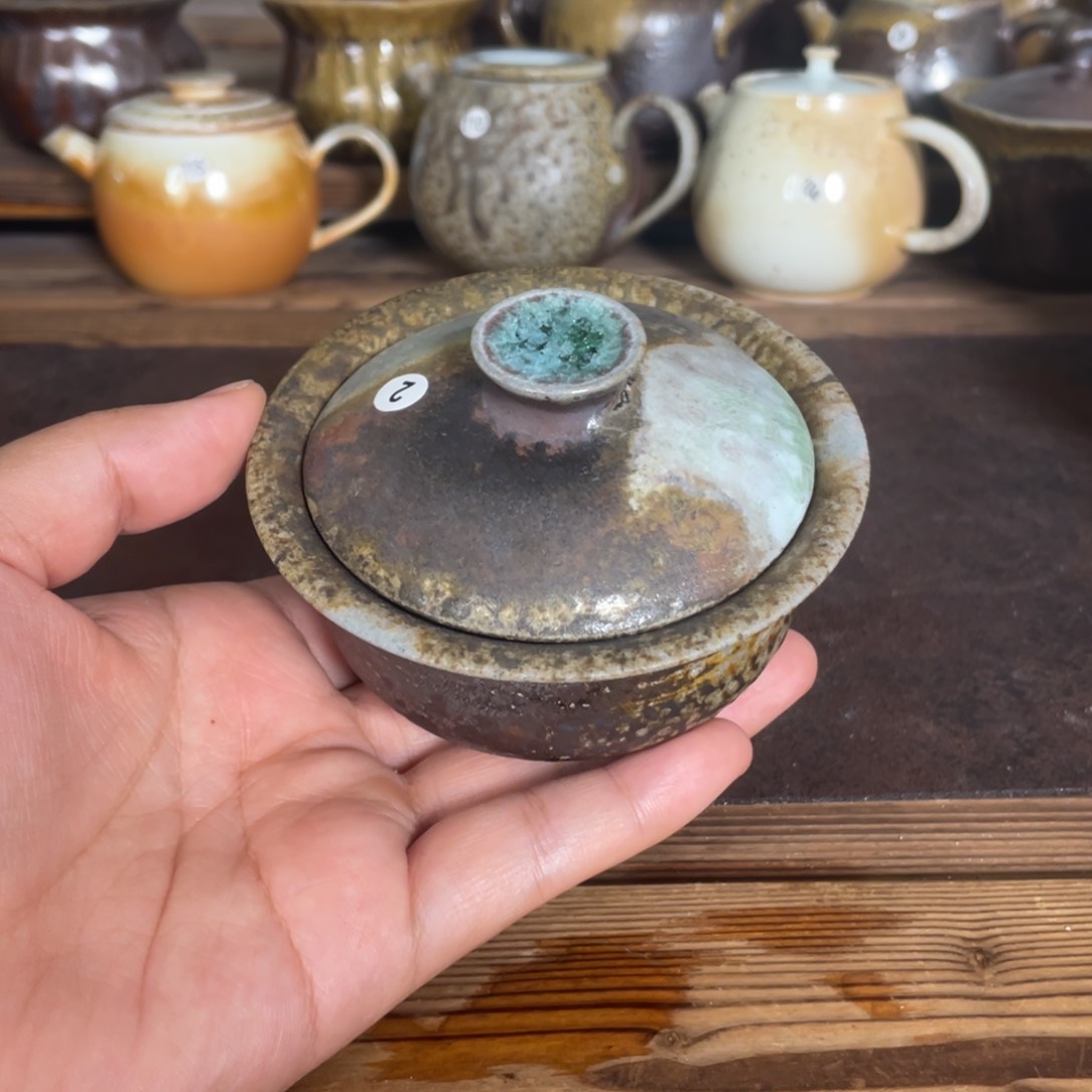 2。         盖碗。  陶泥