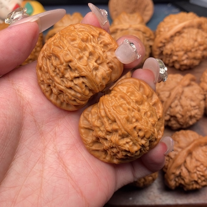 文玩核桃吊坠*‍*全品白狮子40