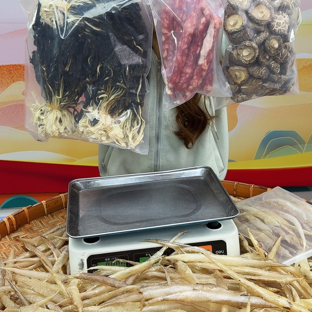 中国大陆花菇白菜大肠三样