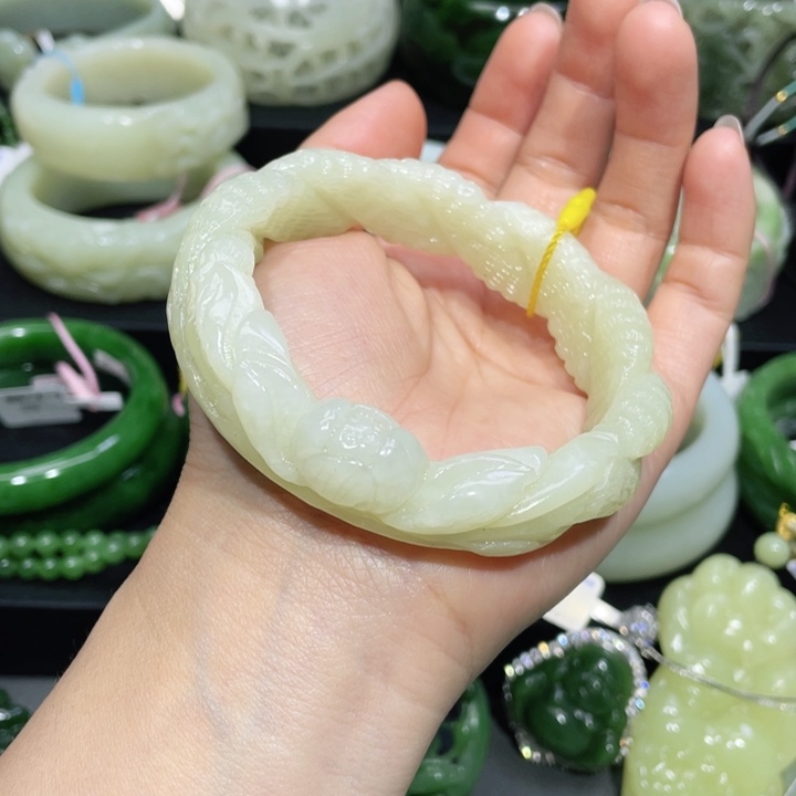 和田玉手镯58+圈口 编号47未镶嵌