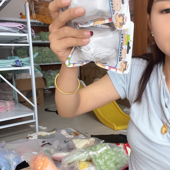 带包装袜子随机发颜色