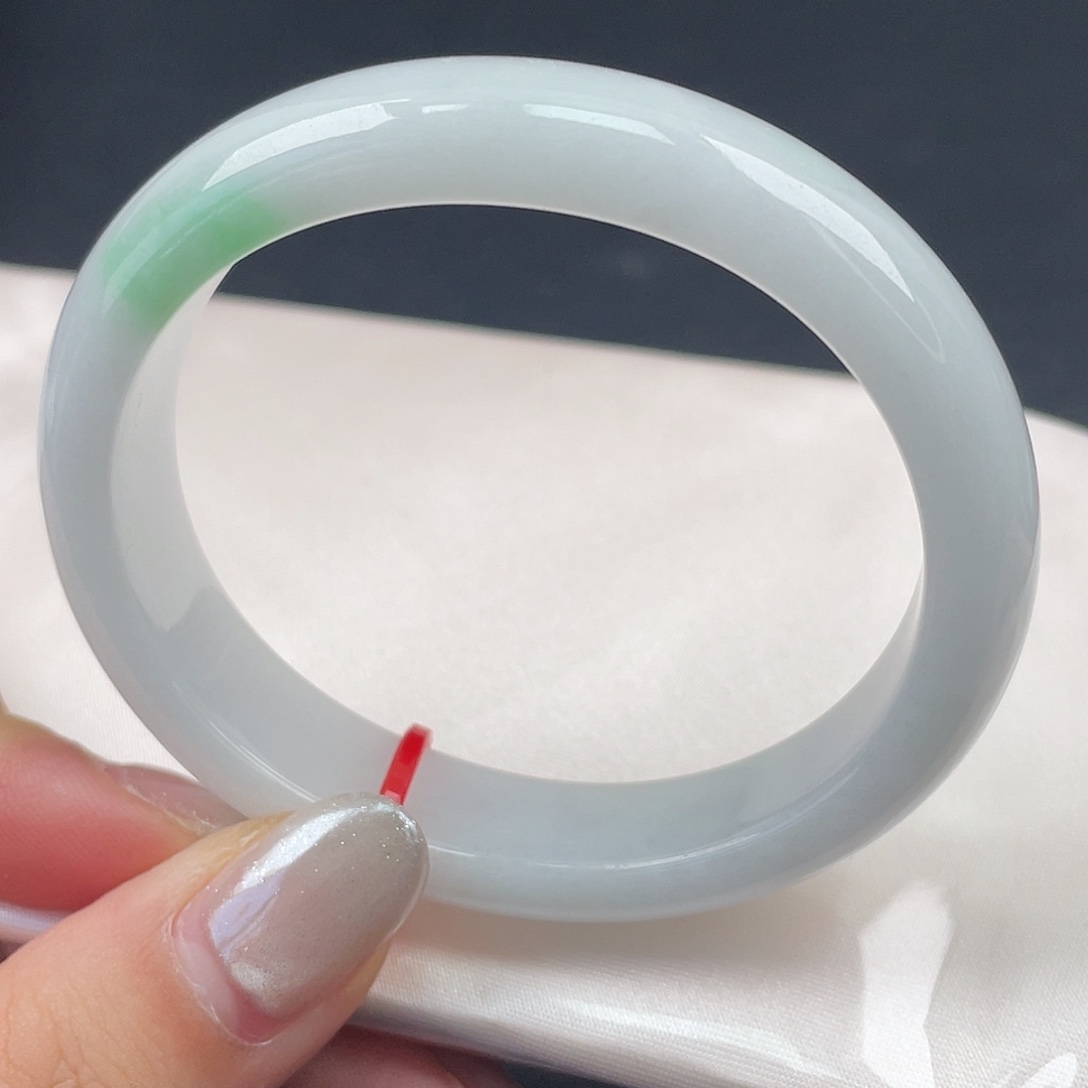 翡翠未镶嵌手镯54贵妃