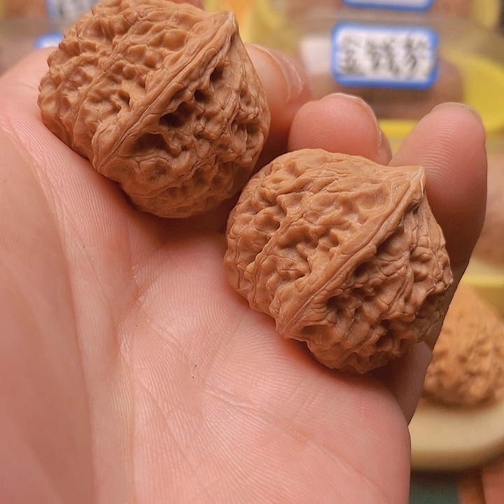 文玩核桃把件35玉枕元宝