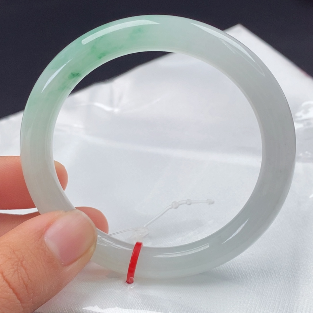 翡翠手镯（圆镯）未镶嵌