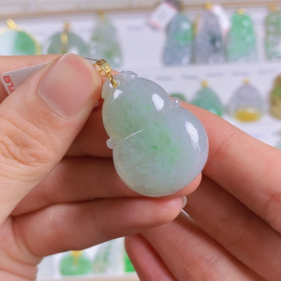 翡翠颈饰18K金镶嵌翡翠