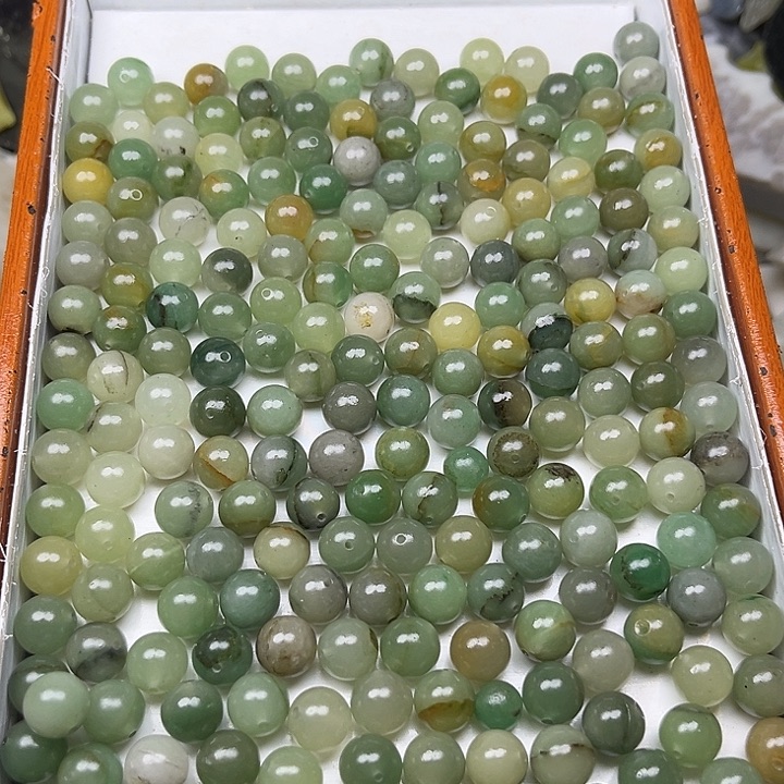 未镶嵌和田玉（翠青玉）珠宝奇石