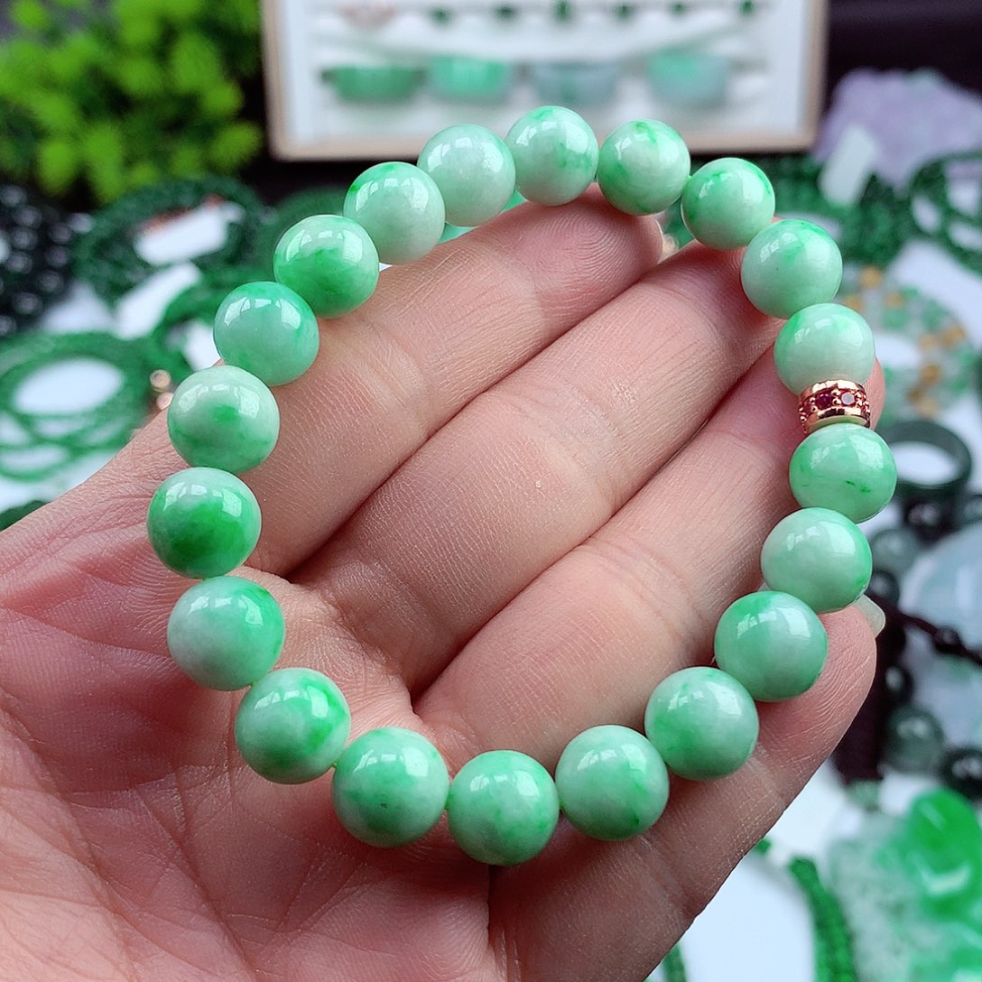 翡翠颈饰未镶嵌手串