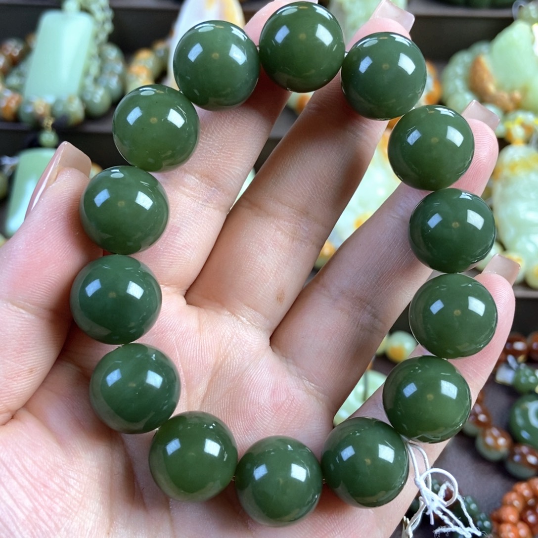 透闪石质玉未镶嵌手串