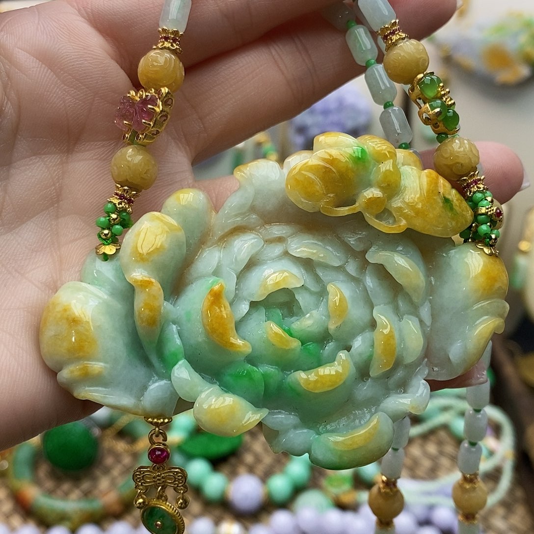 翡翠颈饰未镶嵌天然