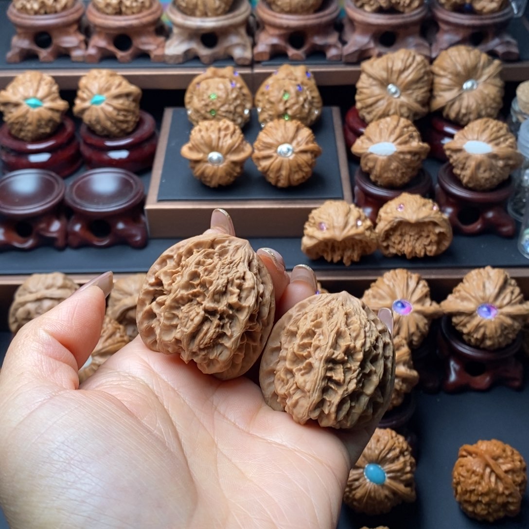 泡***弟文玩核桃吊坠野牛