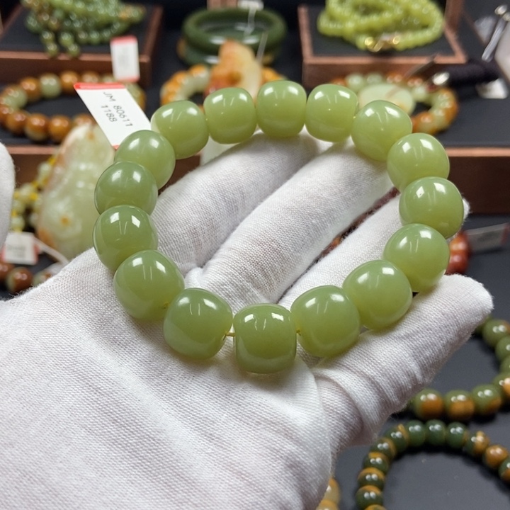 透闪石质玉未镶嵌手链