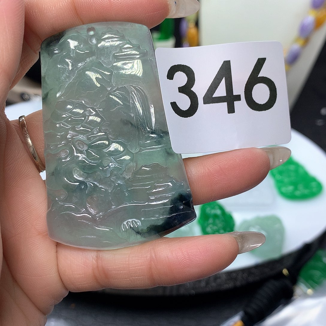 翡翠吊坠(赠链)未镶嵌
