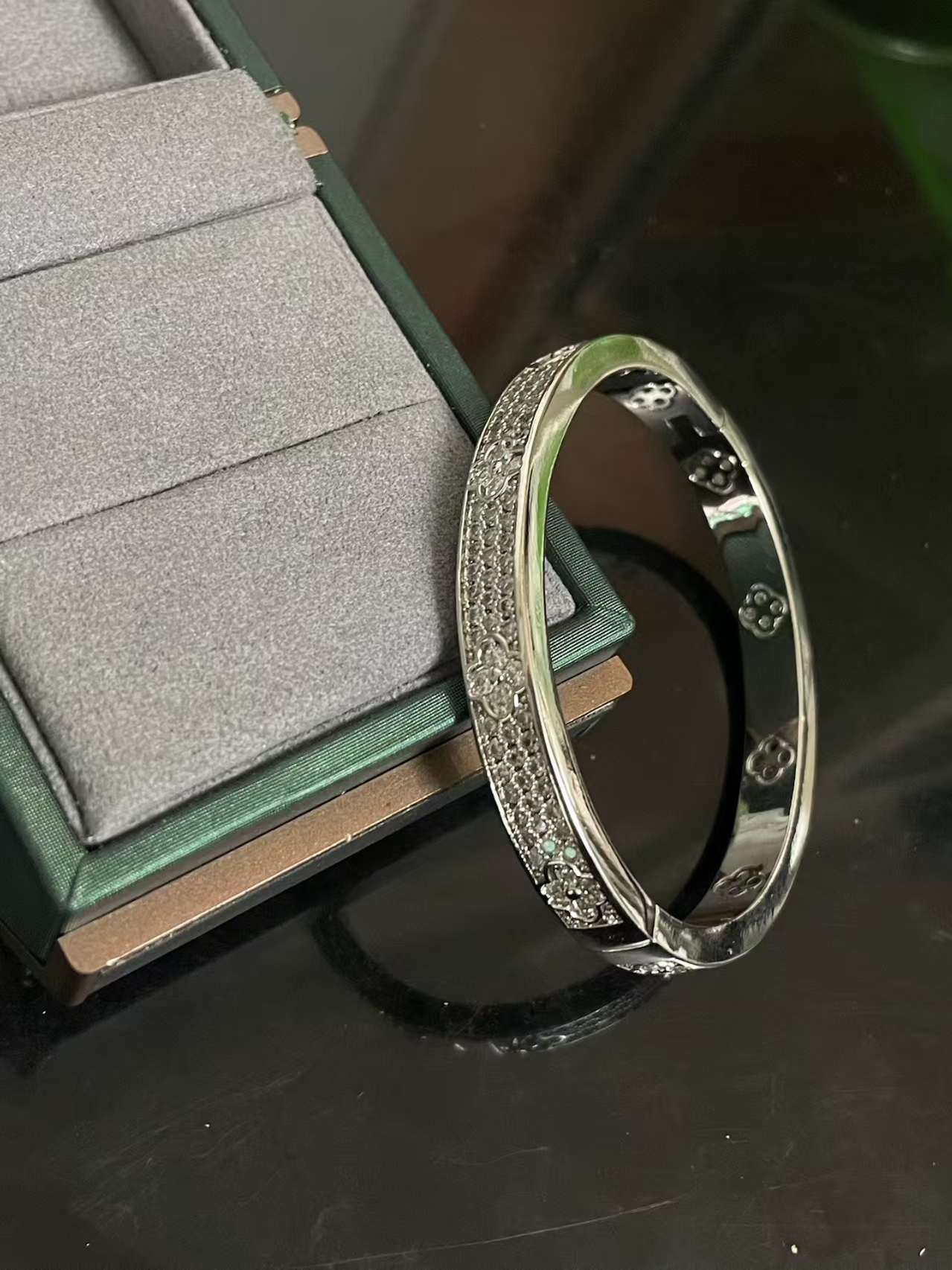  【米米甄选 绚丽多彩】 白色手镯Y-1160