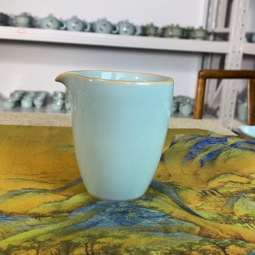 【闪购商品】天青公道杯微微瑕。。。。。。