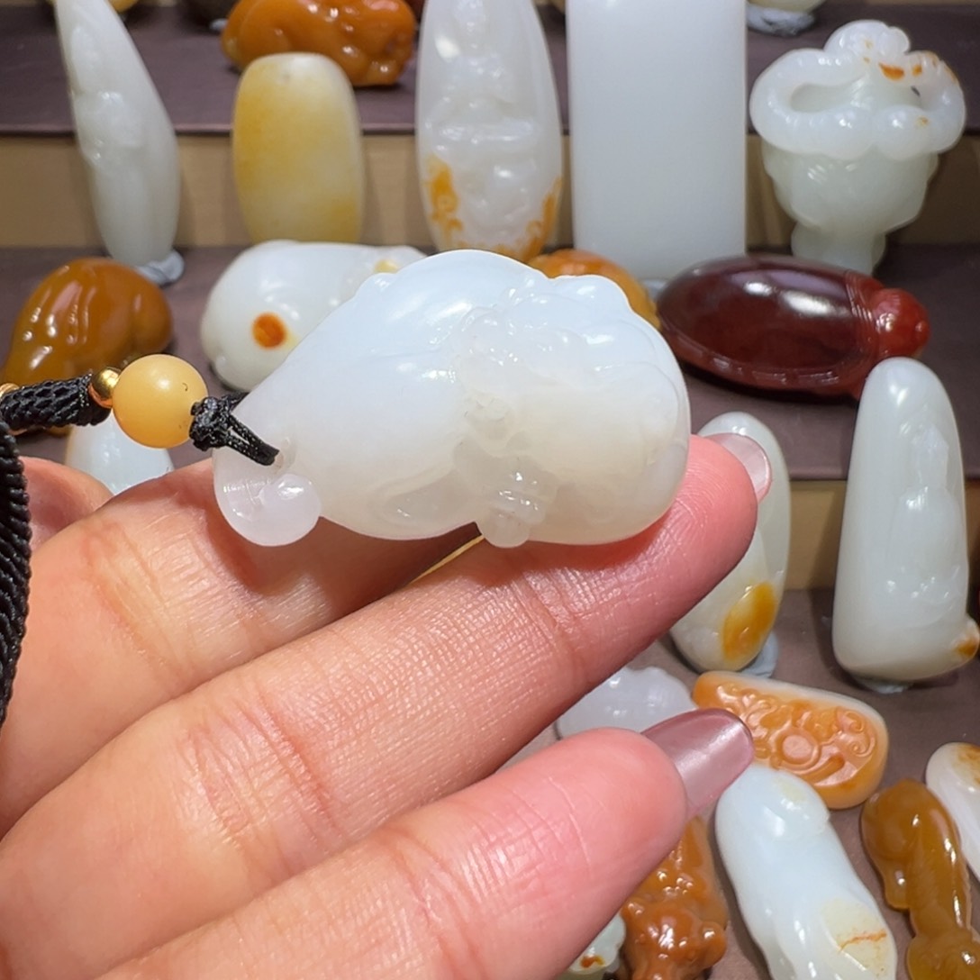 和田玉颈饰未镶嵌菟****˖