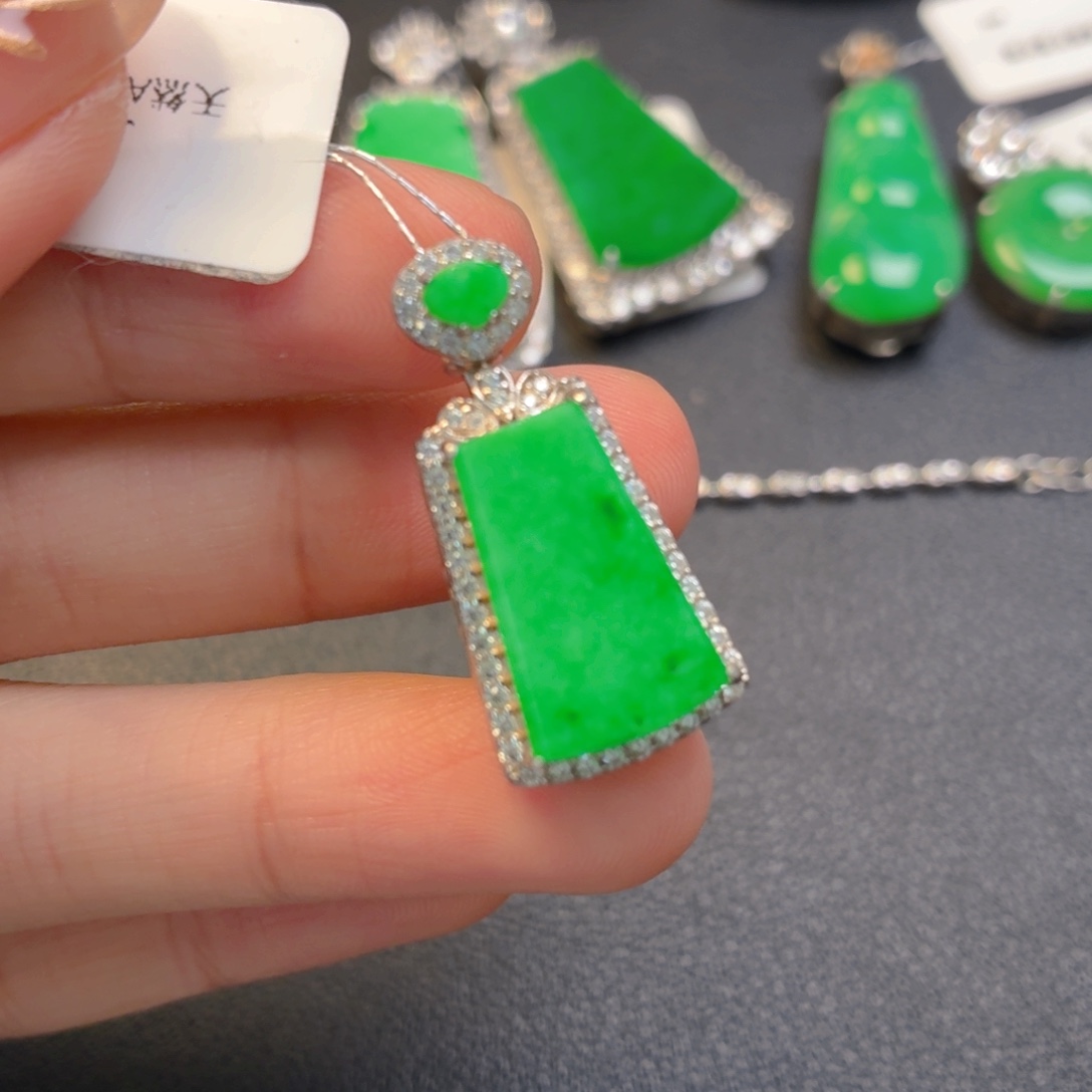 翡翠银S925镶嵌颈饰