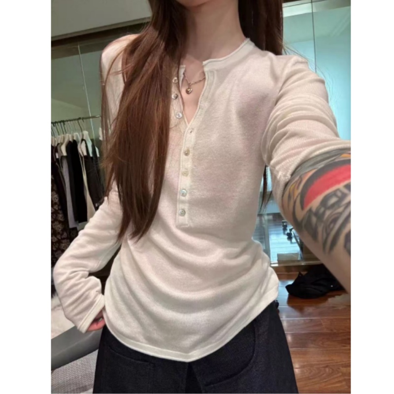 老钱高级感V领针织打底衫女2025秋季修身内搭松弛感复古毛衣上衣