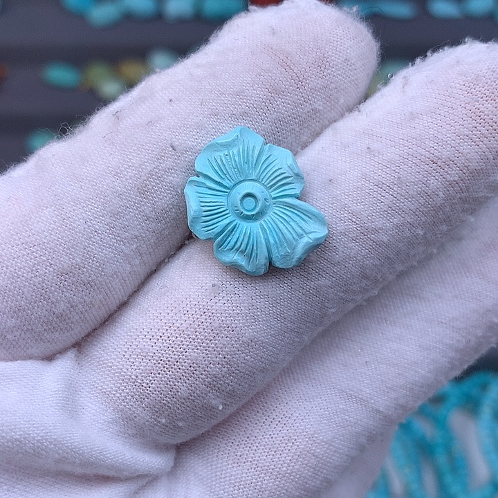 绿松石未镶嵌珠宝奇石