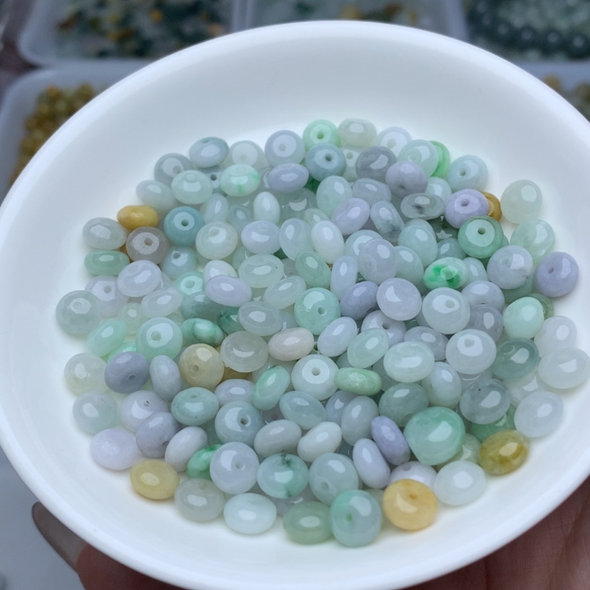 【闪购商品】翡翠手链未镶嵌卡4.8乘7.5冰三彩鼓珠40颗