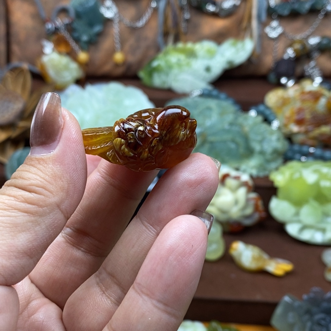 *****蛇纹石玉未镶嵌颈饰