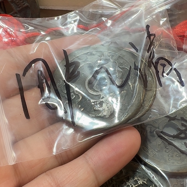 用***清铜现代工艺品花钱